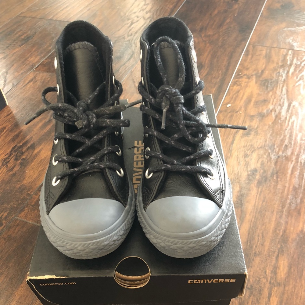 Kids converse